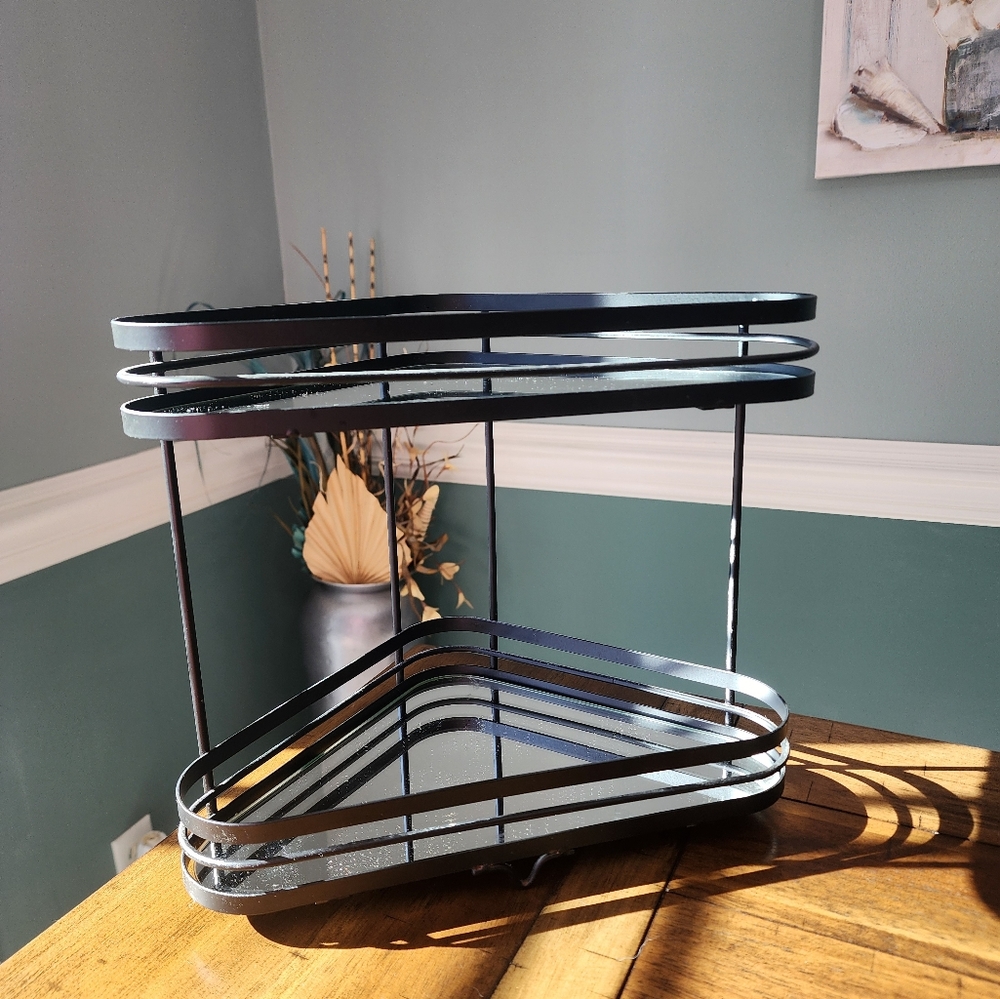 Corner makeup organizer